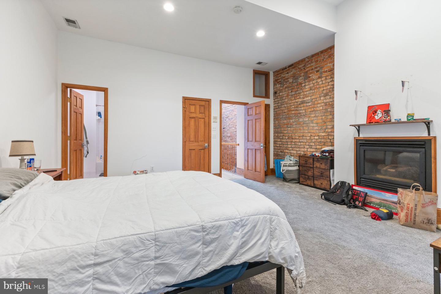 621 5TH ST NE, WASHINGTON, District Of Columbia 20002, 5 Bedrooms Bedrooms, ,5 BathroomsBathrooms,Residential,For sale,621 5TH ST NE,DCDC2201128 MLS # DCDC2201128