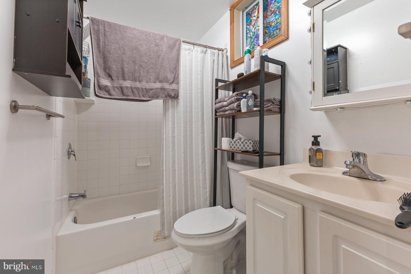 621 5TH ST NE, WASHINGTON, District Of Columbia 20002, 5 Bedrooms Bedrooms, ,5 BathroomsBathrooms,Residential,For sale,621 5TH ST NE,DCDC2201128 MLS # DCDC2201128
