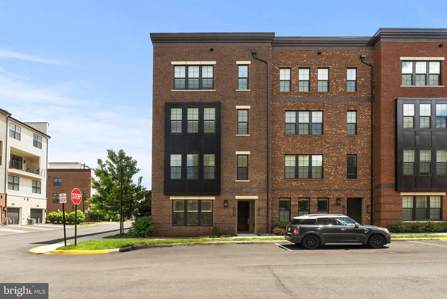 7401 BACKETT WOOD TER #1301, MCLEAN, Virginia 22102, 3 Bedrooms Bedrooms, ,2 BathroomsBathrooms,Residential,For sale,7401 BACKETT WOOD TER #1301,VAFX2241494 MLS # VAFX2241494