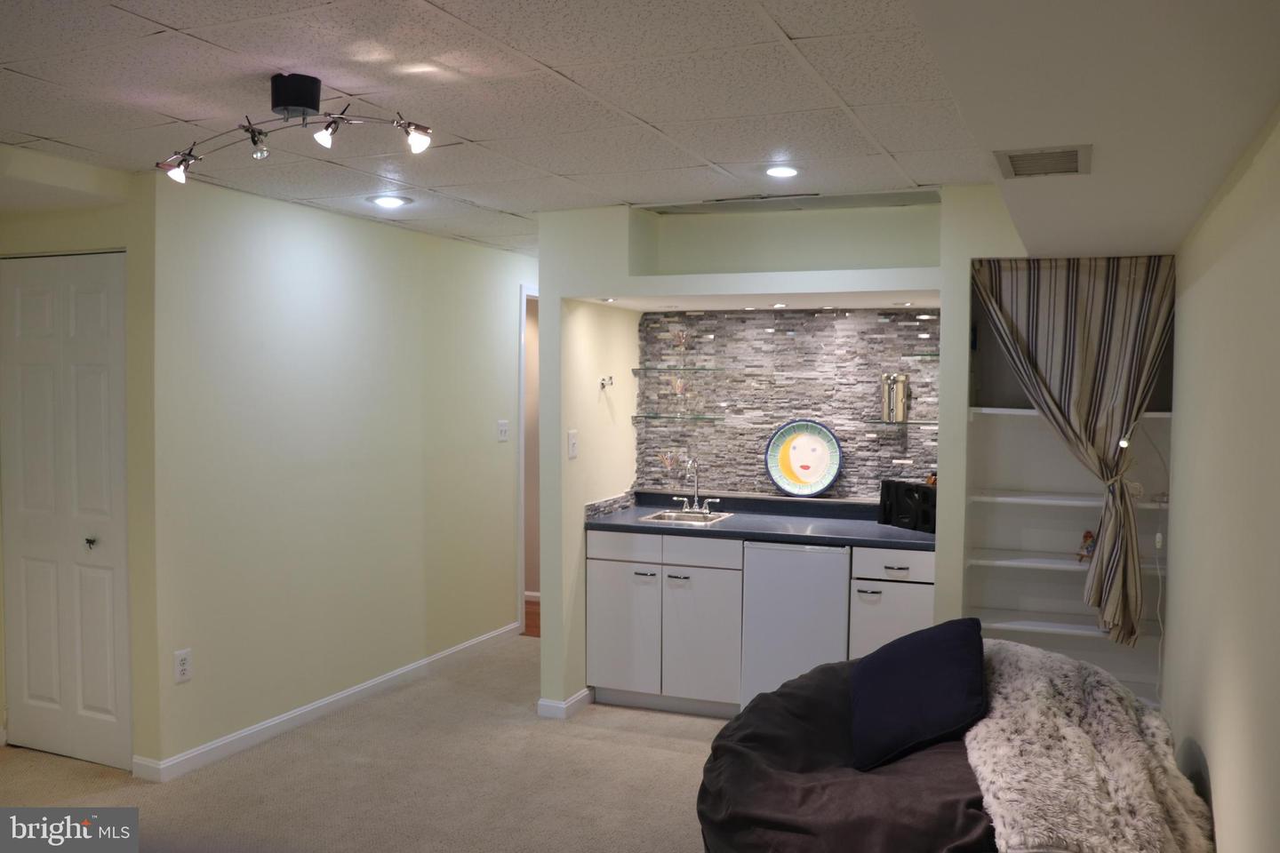7670 NORTHERN OAKS CT, SPRINGFIELD, Virginia 22153, 3 Bedrooms Bedrooms, ,3 BathroomsBathrooms,Residential,For sale,7670 NORTHERN OAKS CT,VAFX2241286 MLS # VAFX2241286