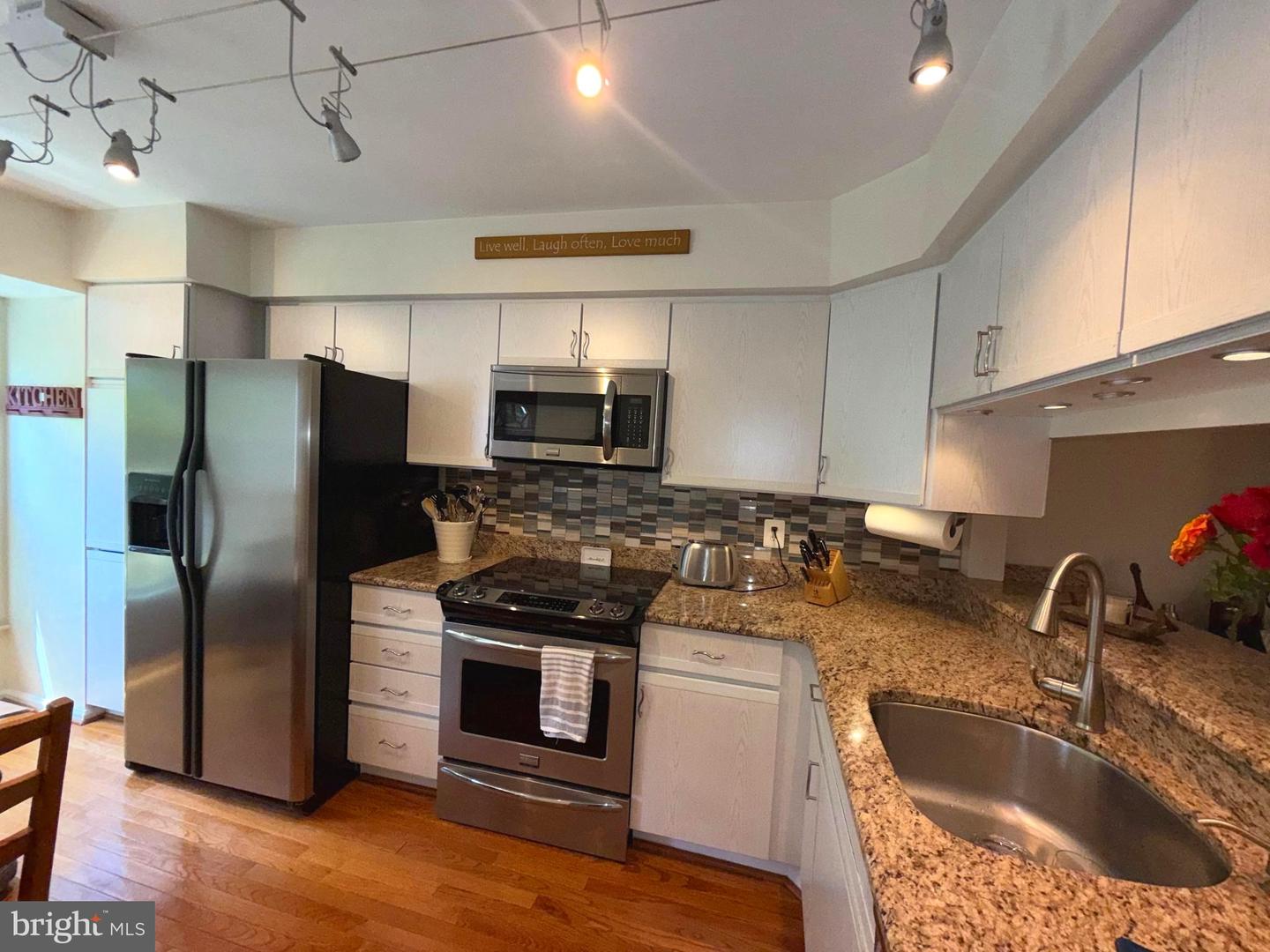 7670 NORTHERN OAKS CT, SPRINGFIELD, Virginia 22153, 3 Bedrooms Bedrooms, ,3 BathroomsBathrooms,Residential,For sale,7670 NORTHERN OAKS CT,VAFX2241286 MLS # VAFX2241286