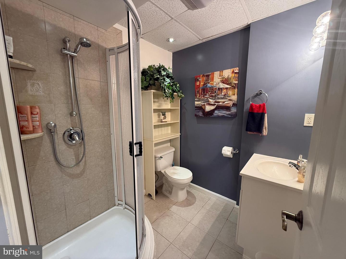 7670 NORTHERN OAKS CT, SPRINGFIELD, Virginia 22153, 3 Bedrooms Bedrooms, ,3 BathroomsBathrooms,Residential,For sale,7670 NORTHERN OAKS CT,VAFX2241286 MLS # VAFX2241286