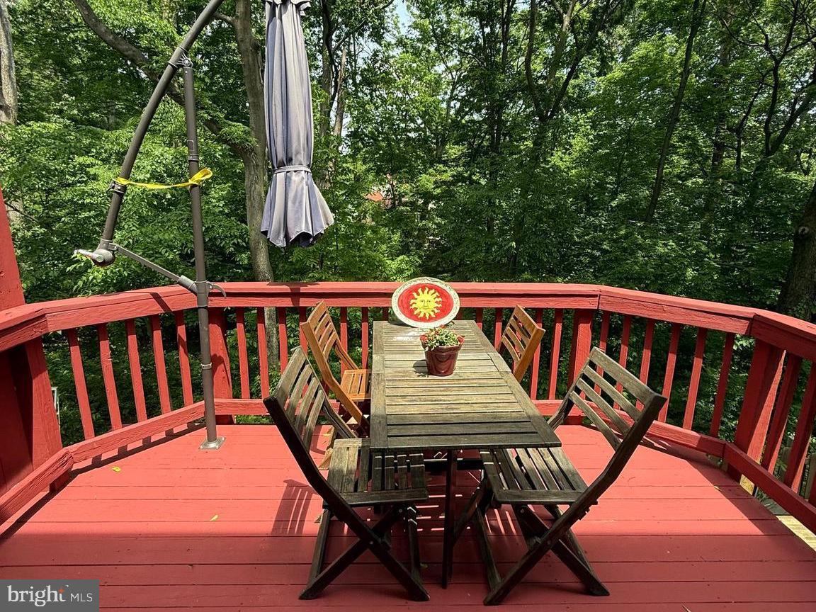 7670 NORTHERN OAKS CT, SPRINGFIELD, Virginia 22153, 3 Bedrooms Bedrooms, ,3 BathroomsBathrooms,Residential,For sale,7670 NORTHERN OAKS CT,VAFX2241286 MLS # VAFX2241286