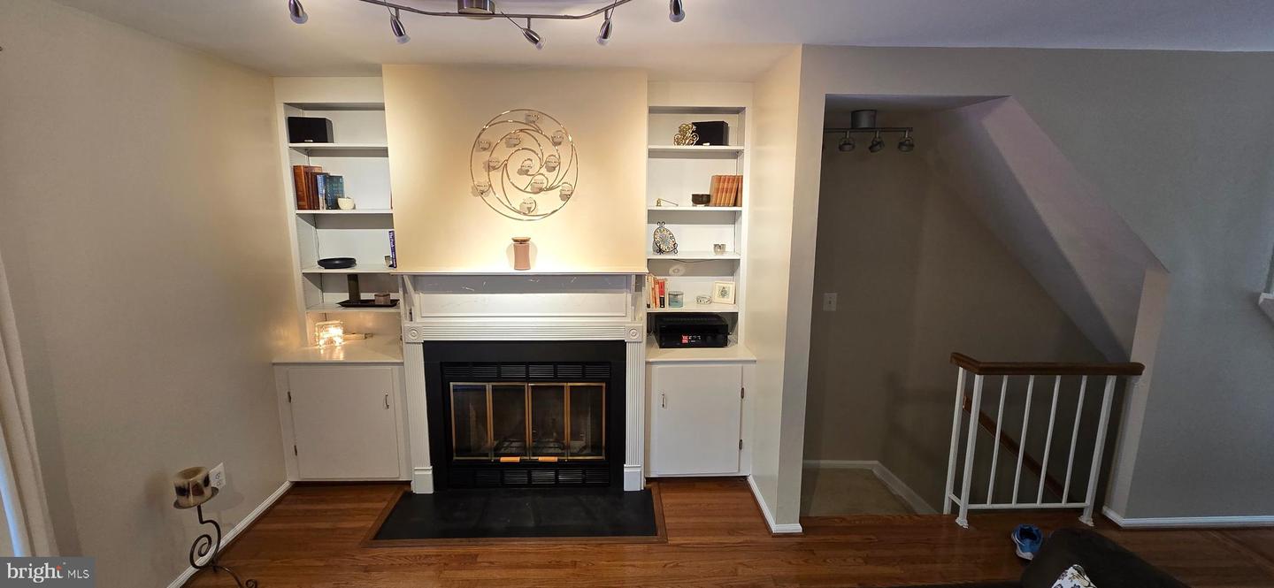 7670 NORTHERN OAKS CT, SPRINGFIELD, Virginia 22153, 3 Bedrooms Bedrooms, ,3 BathroomsBathrooms,Residential,For sale,7670 NORTHERN OAKS CT,VAFX2241286 MLS # VAFX2241286