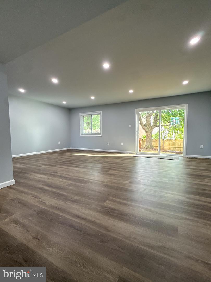 3036 VIRGINIA DARE CT, CHANTILLY, Virginia 20151, 4 Bedrooms Bedrooms, ,2 BathroomsBathrooms,Residential,For sale,3036 VIRGINIA DARE CT,VAFX2241738 MLS # VAFX2241738