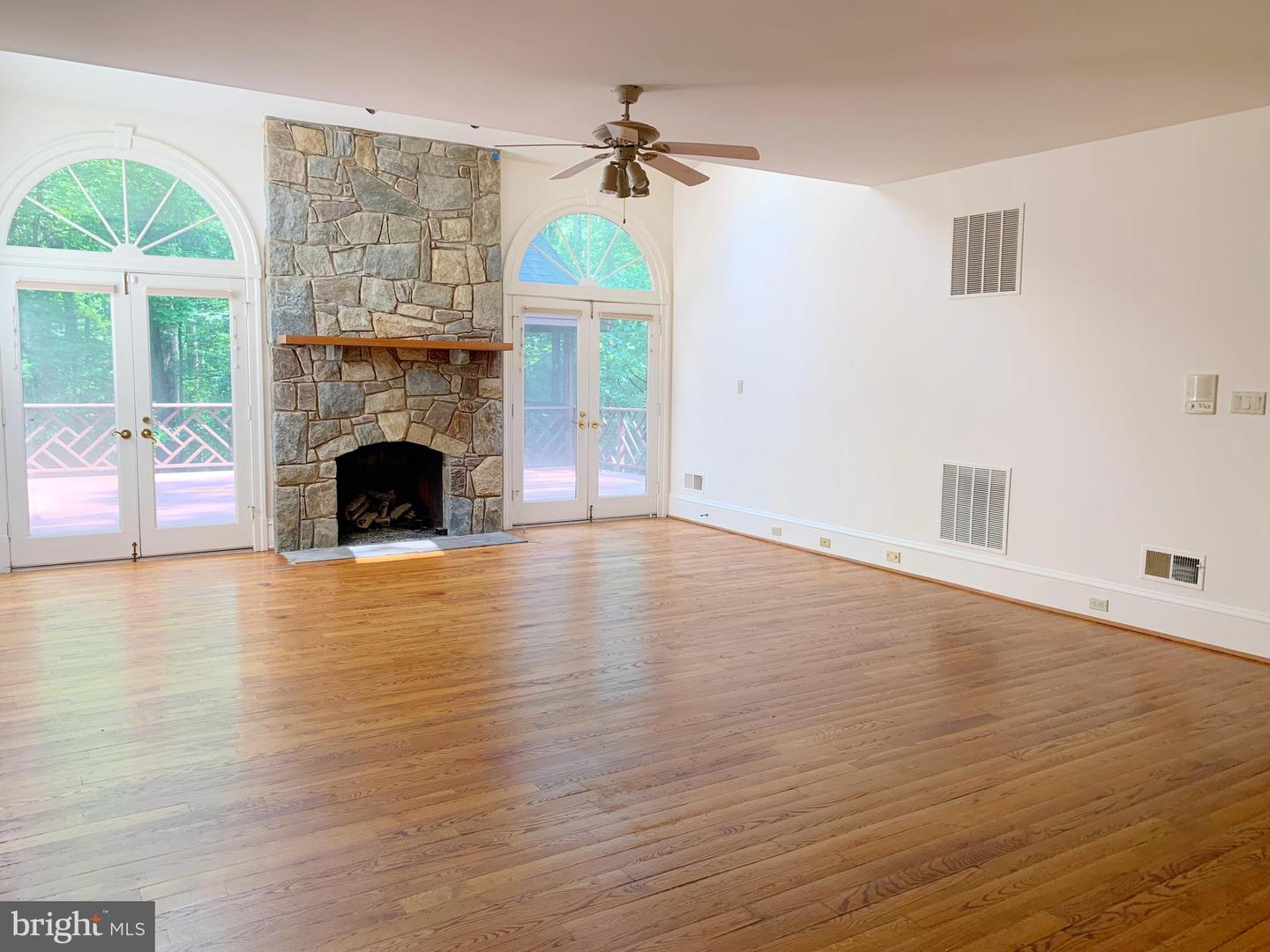 9090 EATON PARK RD, GREAT FALLS, Virginia 22066, 5 Bedrooms Bedrooms, ,5 BathroomsBathrooms,Residential,For sale,9090 EATON PARK RD,VAFX2241742 MLS # VAFX2241742