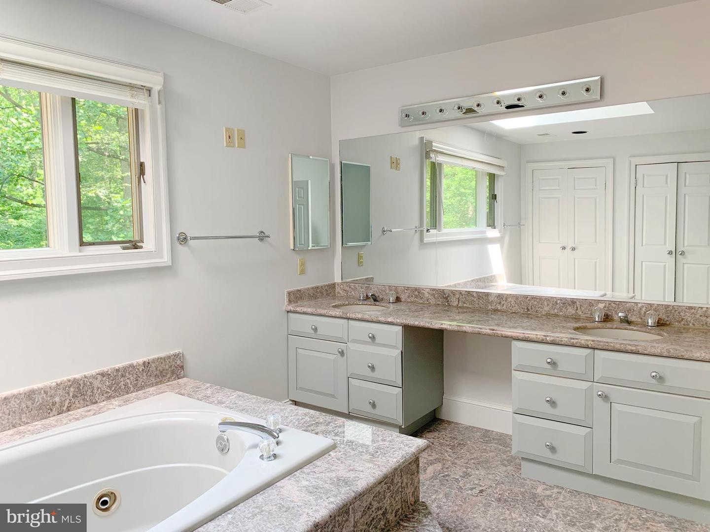 9090 EATON PARK RD, GREAT FALLS, Virginia 22066, 5 Bedrooms Bedrooms, ,5 BathroomsBathrooms,Residential,For sale,9090 EATON PARK RD,VAFX2241742 MLS # VAFX2241742