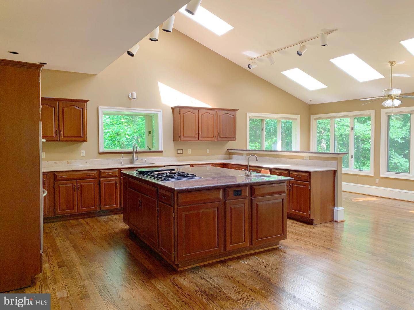 9090 EATON PARK RD, GREAT FALLS, Virginia 22066, 5 Bedrooms Bedrooms, ,5 BathroomsBathrooms,Residential,For sale,9090 EATON PARK RD,VAFX2241742 MLS # VAFX2241742