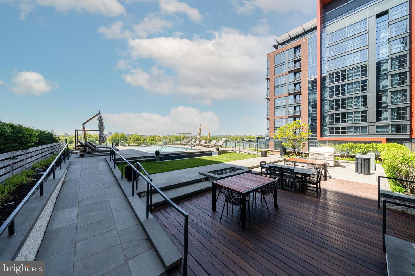 45 SUTTON SQ SW #PH11, WASHINGTON, District Of Columbia 20024, 1 Bedroom Bedrooms, ,1 BathroomBathrooms,Residential,For sale,45 SUTTON SQ SW #PH11,DCDC2201332 MLS # DCDC2201332