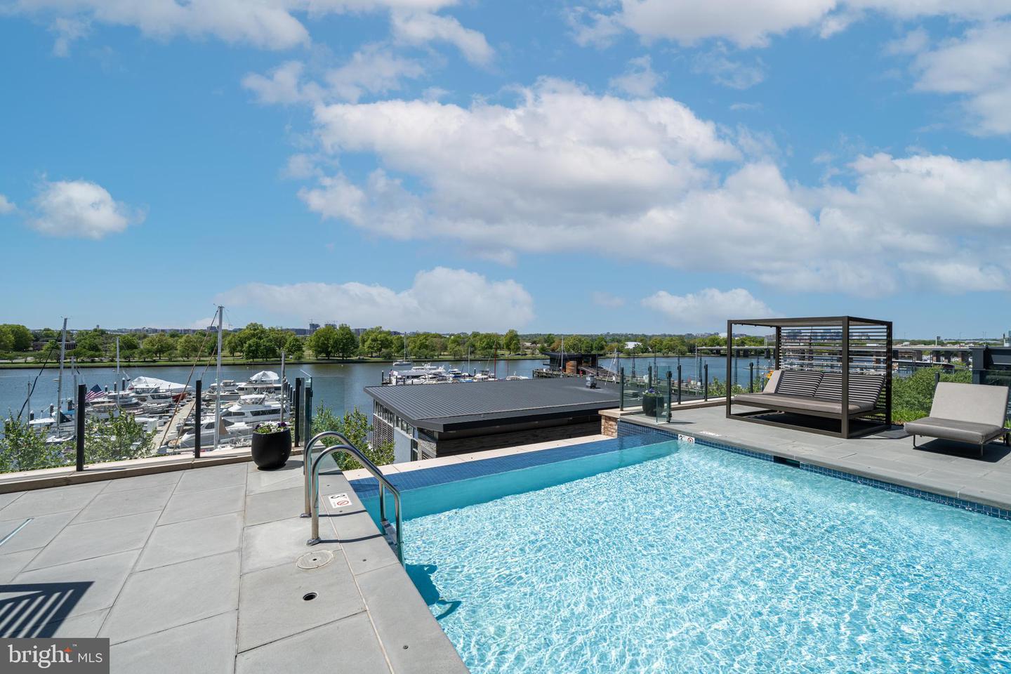 45 SUTTON SQ SW #PH11, WASHINGTON, District Of Columbia 20024, 1 Bedroom Bedrooms, ,1 BathroomBathrooms,Residential,For sale,45 SUTTON SQ SW #PH11,DCDC2201332 MLS # DCDC2201332