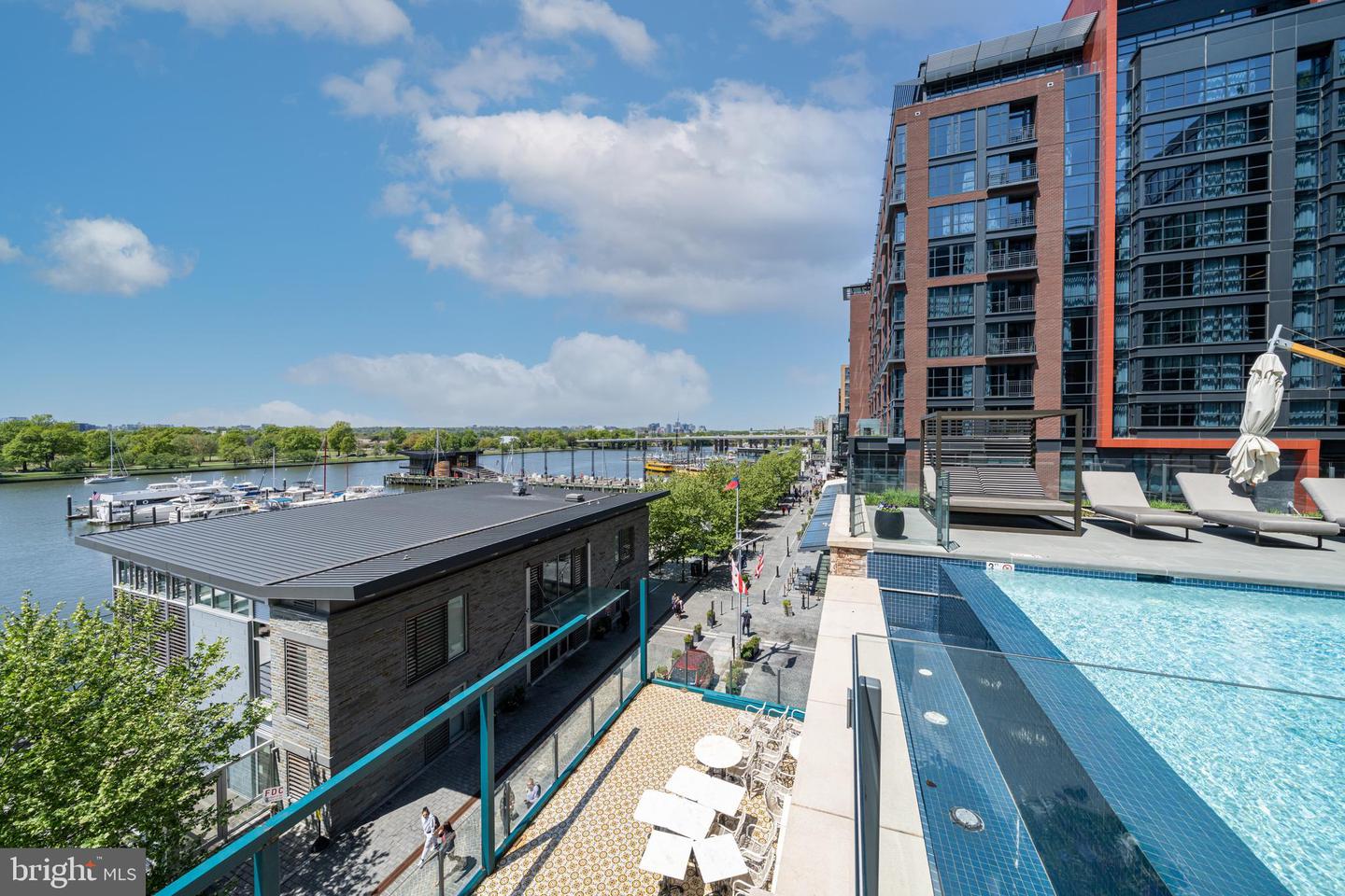45 SUTTON SQ SW #PH11, WASHINGTON, District Of Columbia 20024, 1 Bedroom Bedrooms, ,1 BathroomBathrooms,Residential,For sale,45 SUTTON SQ SW #PH11,DCDC2201332 MLS # DCDC2201332