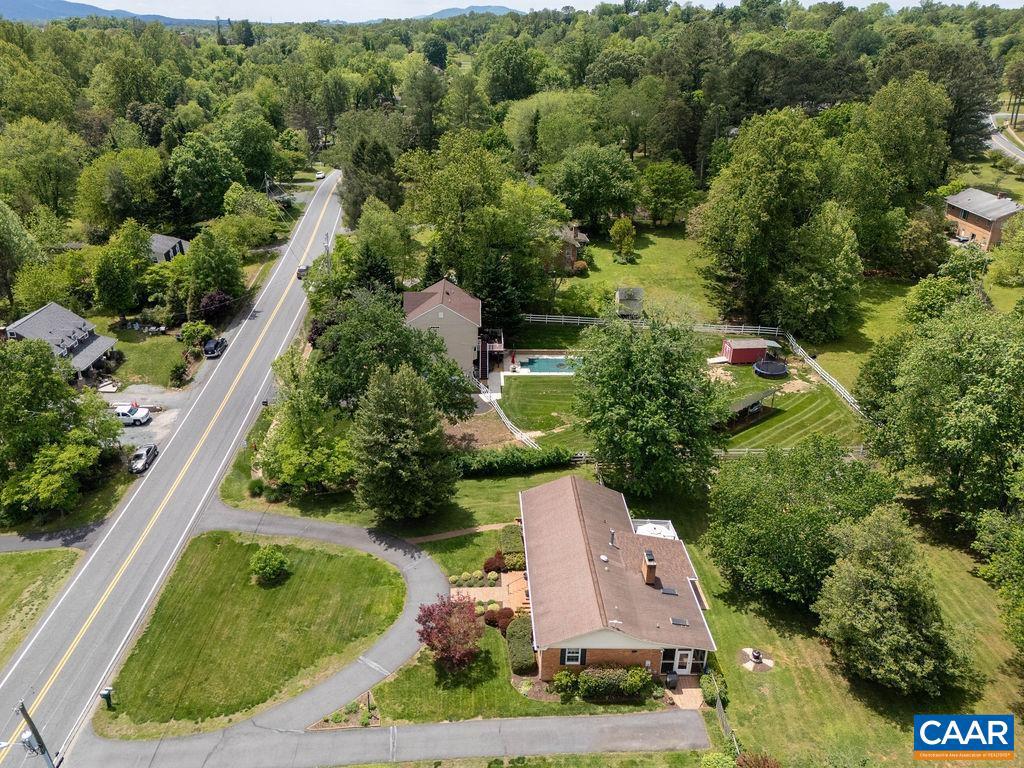 2613 HUNTINGTON RD, CHARLOTTESVILLE, Virginia 22901, 4 Bedrooms Bedrooms, ,3 BathroomsBathrooms,Residential,For sale,2613 HUNTINGTON RD,664684 MLS # 664684