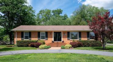 2613 HUNTINGTON RD, CHARLOTTESVILLE, Virginia 22901, 4 Bedrooms Bedrooms, ,3 BathroomsBathrooms,Residential,For sale,2613 HUNTINGTON RD,664684 MLS # 664684