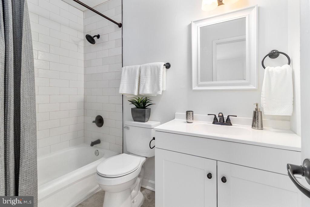 1214 BARNABY TER SE, WASHINGTON, District Of Columbia 20032, 4 Bedrooms Bedrooms, ,2 BathroomsBathrooms,Residential,For sale,1214 BARNABY TER SE,DCDC2201340 MLS # DCDC2201340