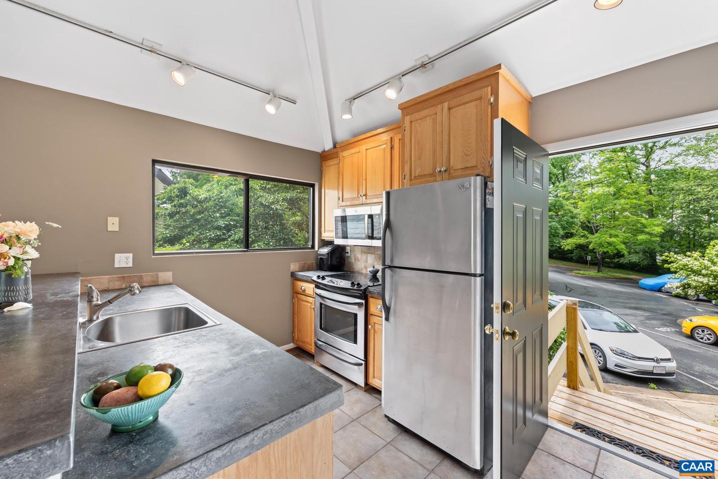 1214 CHATHAM RDG, CHARLOTTESVILLE, Virginia 22901, 1 Bedroom Bedrooms, ,1 BathroomBathrooms,Residential,For sale,1214 CHATHAM RDG,664685 MLS # 664685