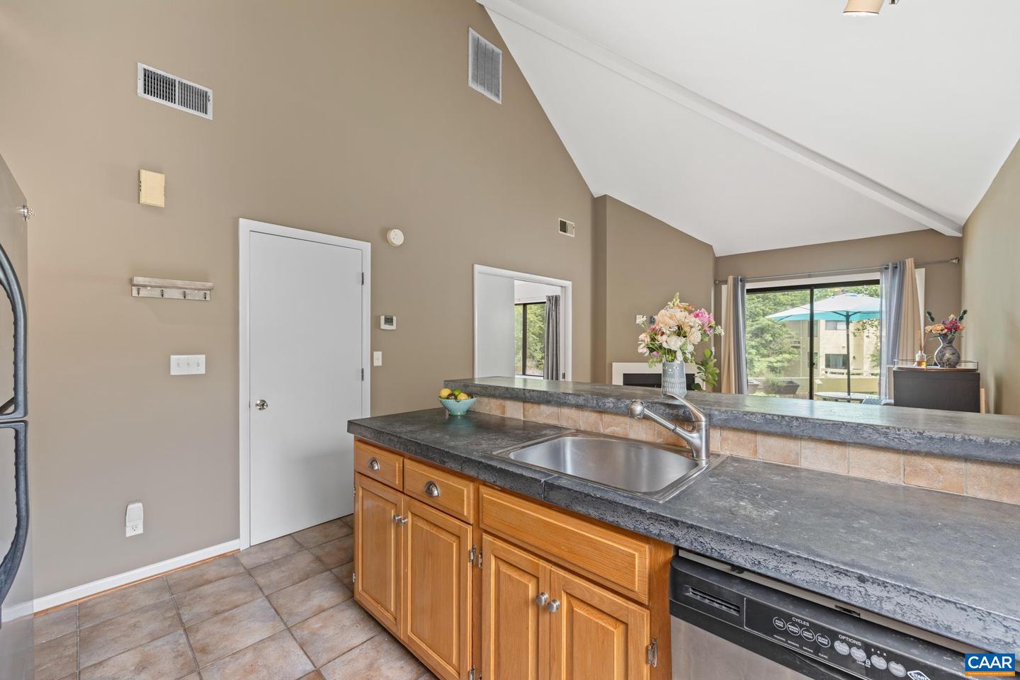 1214 CHATHAM RDG, CHARLOTTESVILLE, Virginia 22901, 1 Bedroom Bedrooms, ,1 BathroomBathrooms,Residential,For sale,1214 CHATHAM RDG,664685 MLS # 664685