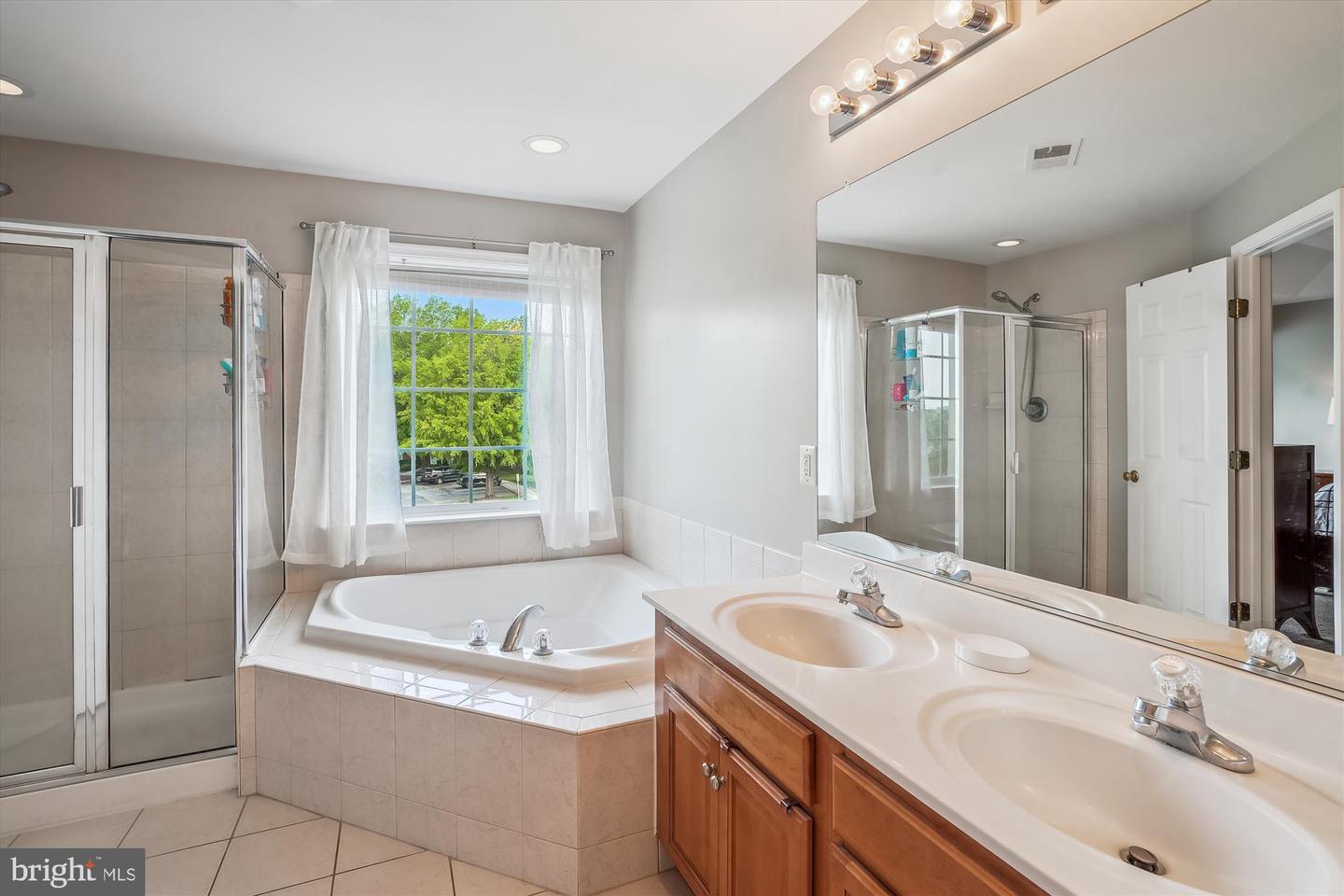 15506 CHICACOAN DR, WOODBRIDGE, Virginia 22191, 3 Bedrooms Bedrooms, ,3 BathroomsBathrooms,Residential,For sale,15506 CHICACOAN DR,VAPW2095006 MLS # VAPW2095006