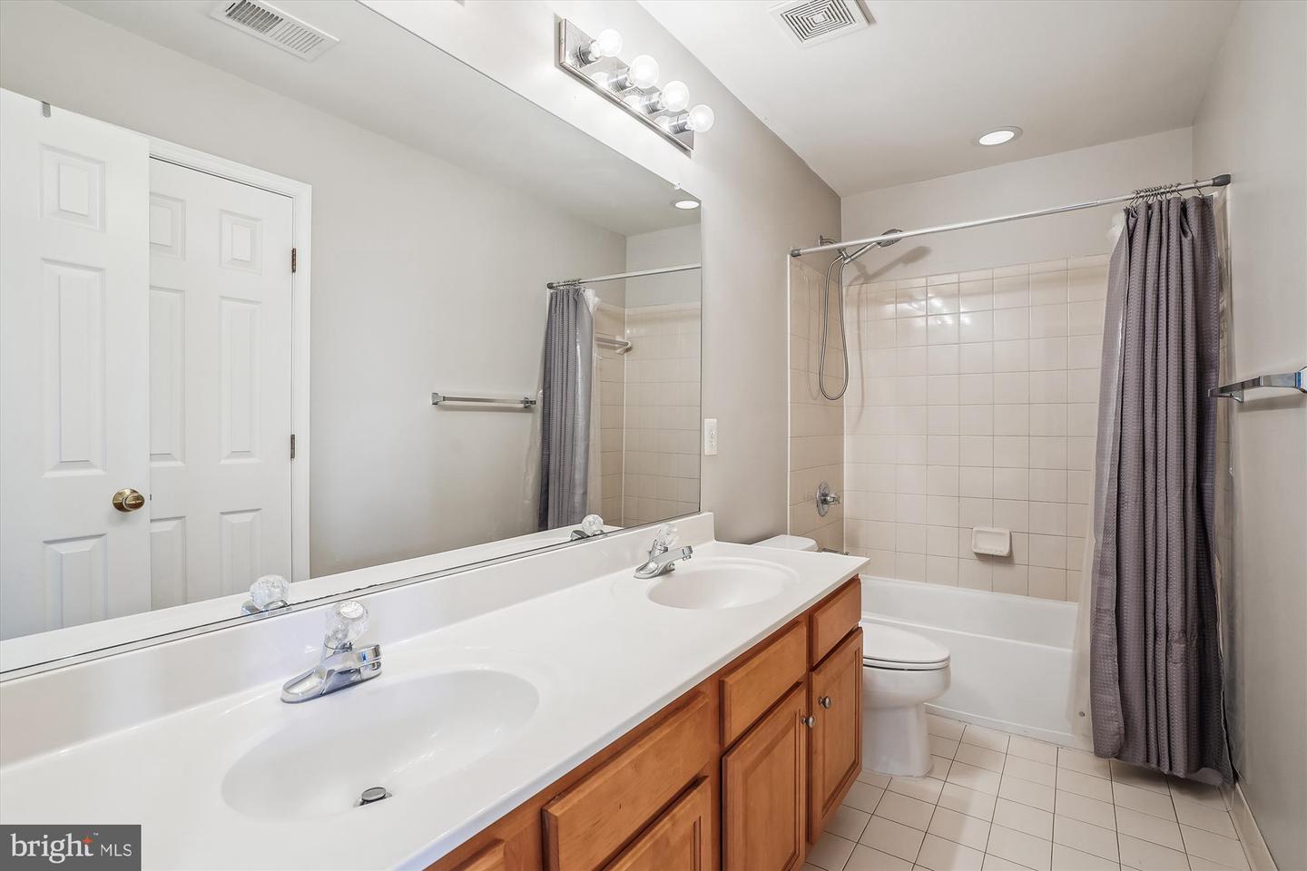 15506 CHICACOAN DR, WOODBRIDGE, Virginia 22191, 3 Bedrooms Bedrooms, ,3 BathroomsBathrooms,Residential,For sale,15506 CHICACOAN DR,VAPW2095006 MLS # VAPW2095006