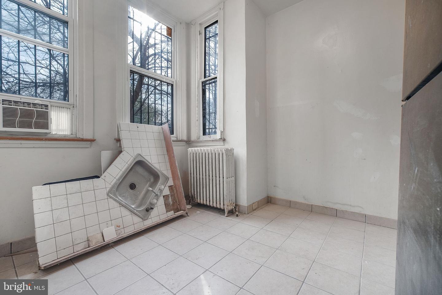 300 P ST NW, WASHINGTON, District Of Columbia 20001, 3 Bedrooms Bedrooms, ,2 BathroomsBathrooms,Residential,For sale,300 P ST NW,DCDC2201344 MLS # DCDC2201344