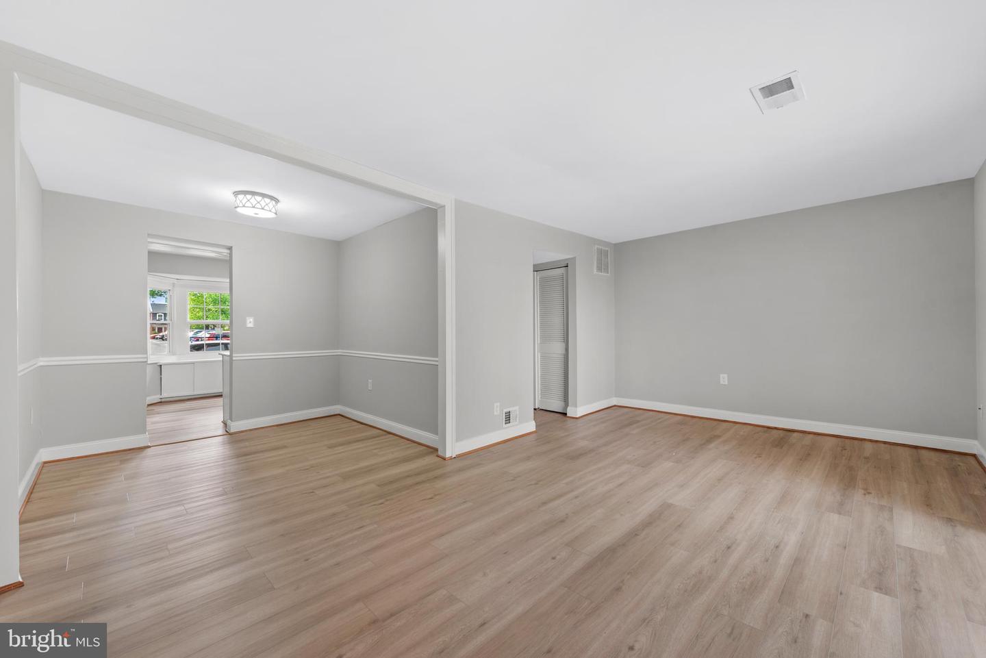 8221 COMMUNITY DR, MANASSAS, Virginia 20109, 3 Bedrooms Bedrooms, ,2 BathroomsBathrooms,Residential,For sale,8221 COMMUNITY DR,VAPW2094988 MLS # VAPW2094988