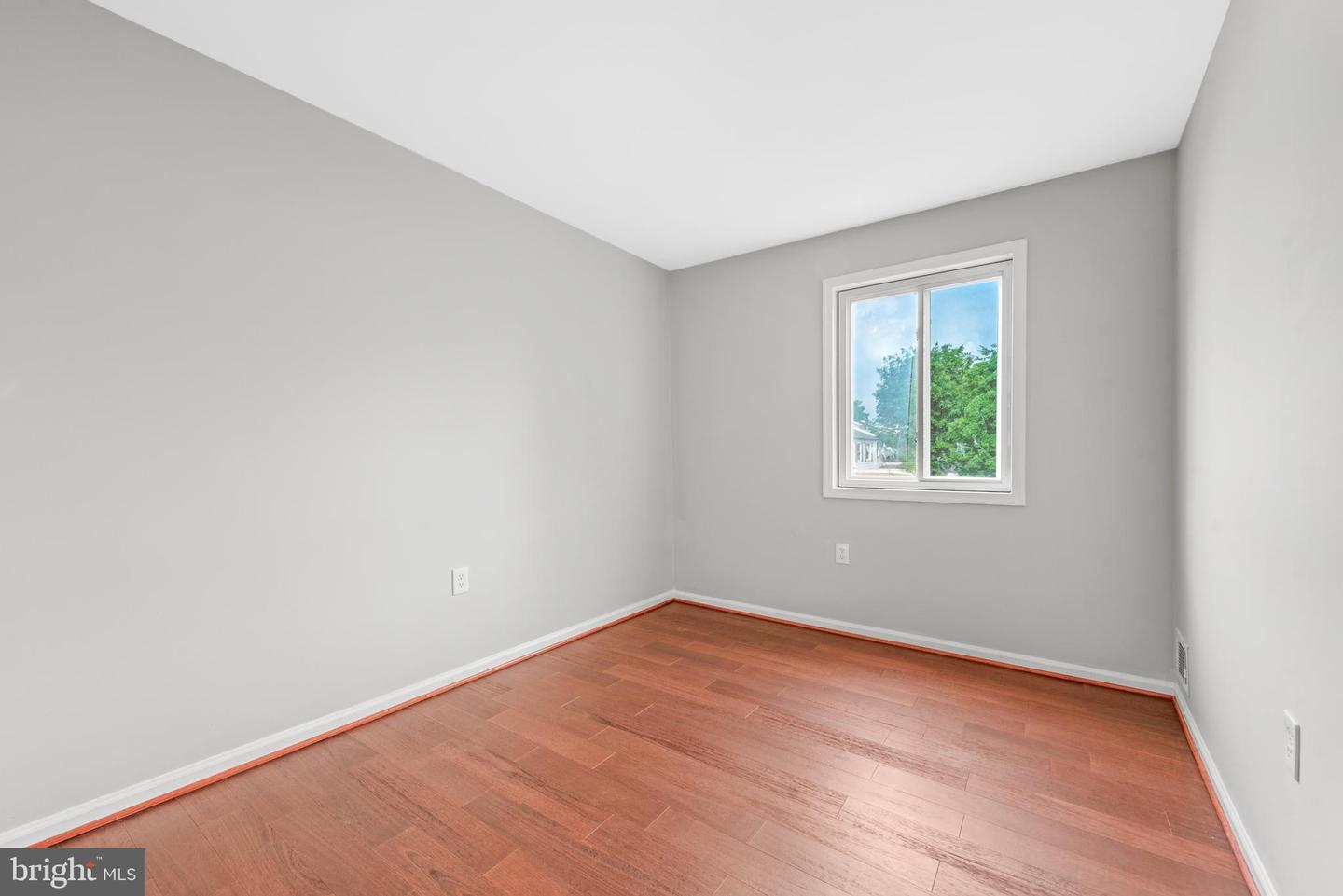 8221 COMMUNITY DR, MANASSAS, Virginia 20109, 3 Bedrooms Bedrooms, ,2 BathroomsBathrooms,Residential,For sale,8221 COMMUNITY DR,VAPW2094988 MLS # VAPW2094988