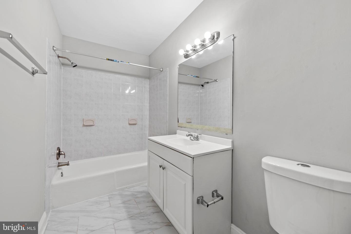 8221 COMMUNITY DR, MANASSAS, Virginia 20109, 3 Bedrooms Bedrooms, ,2 BathroomsBathrooms,Residential,For sale,8221 COMMUNITY DR,VAPW2094988 MLS # VAPW2094988