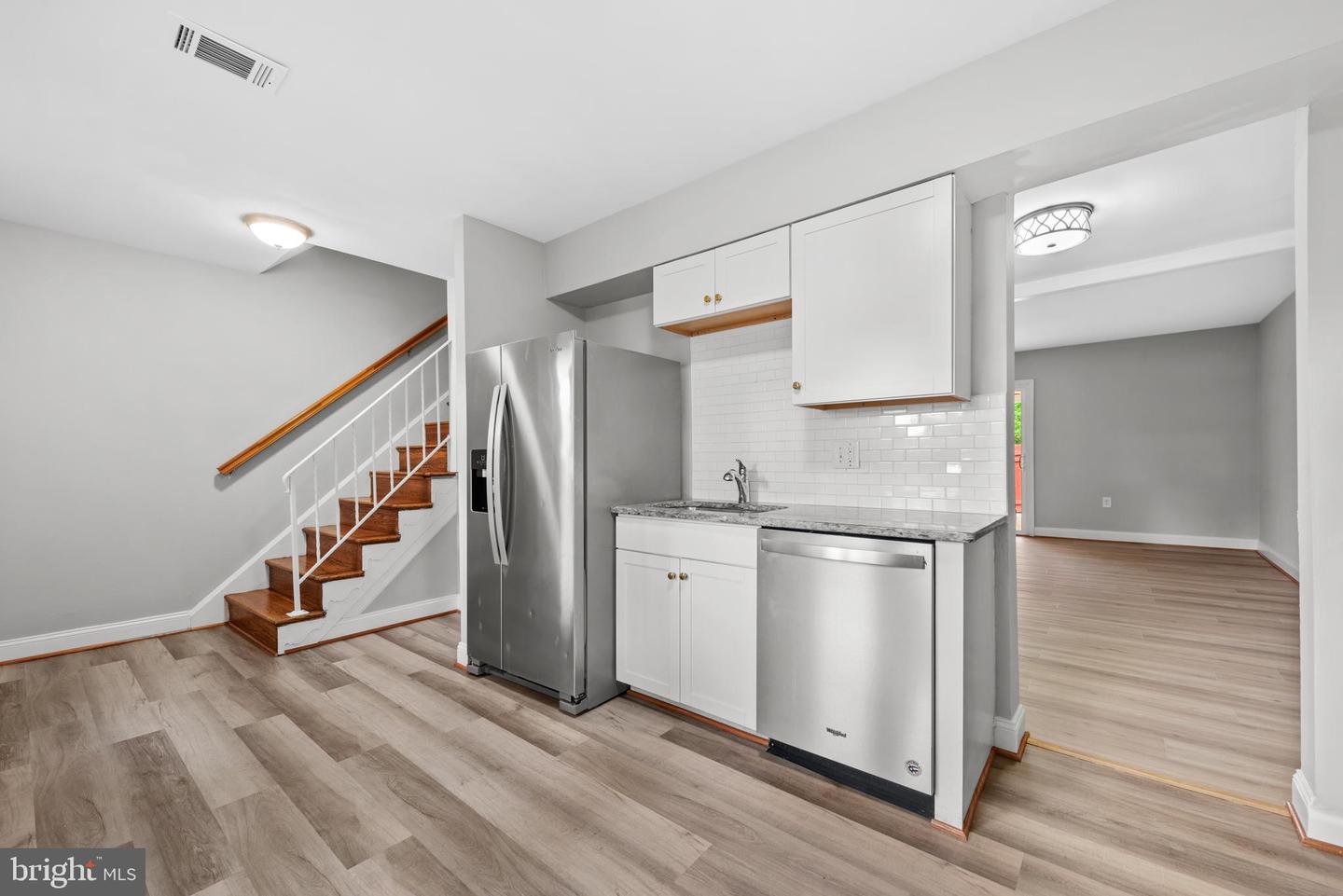 8221 COMMUNITY DR, MANASSAS, Virginia 20109, 3 Bedrooms Bedrooms, ,2 BathroomsBathrooms,Residential,For sale,8221 COMMUNITY DR,VAPW2094988 MLS # VAPW2094988