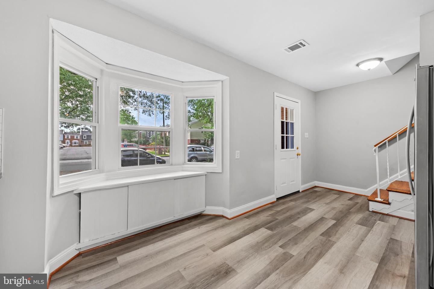8221 COMMUNITY DR, MANASSAS, Virginia 20109, 3 Bedrooms Bedrooms, ,2 BathroomsBathrooms,Residential,For sale,8221 COMMUNITY DR,VAPW2094988 MLS # VAPW2094988