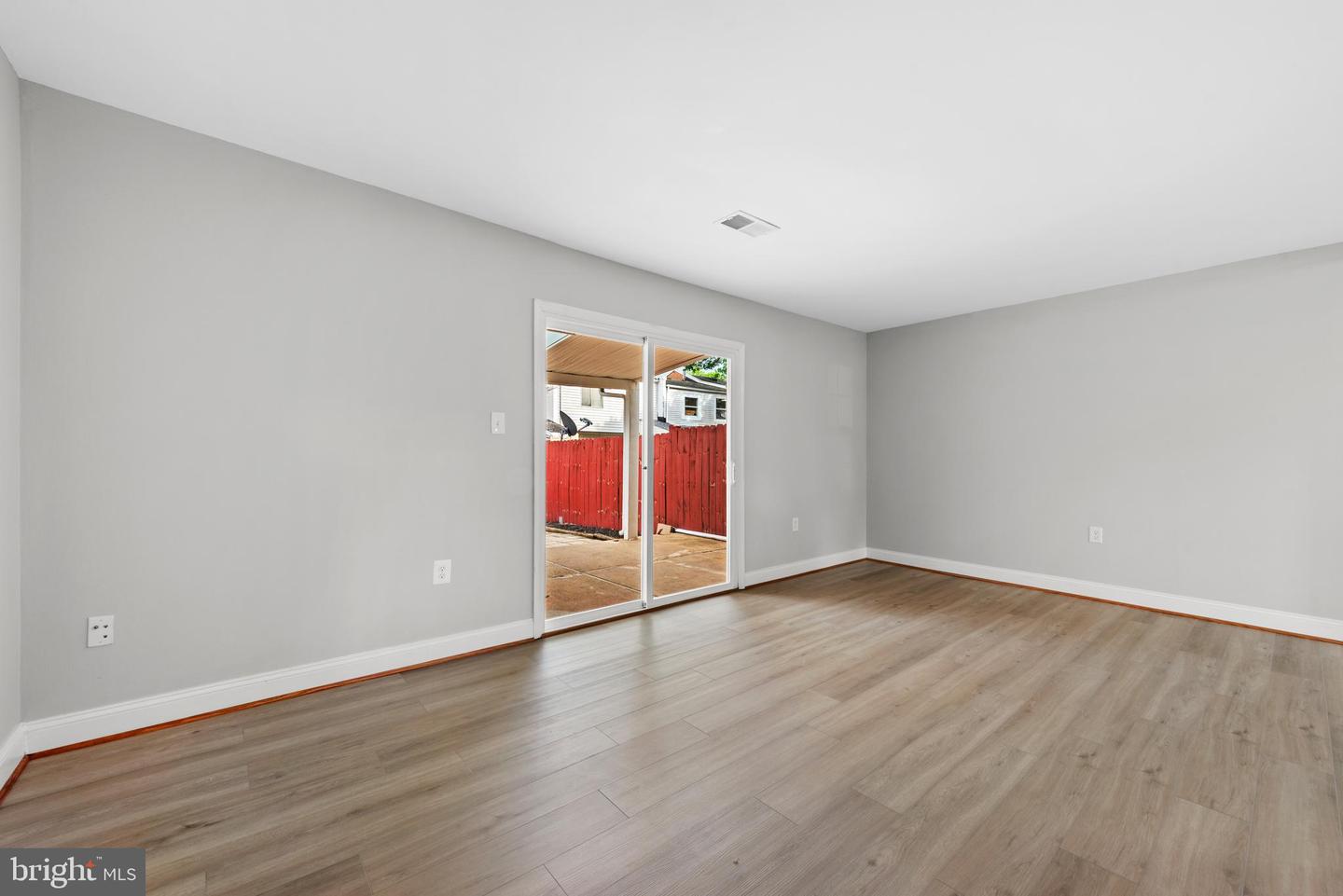 8221 COMMUNITY DR, MANASSAS, Virginia 20109, 3 Bedrooms Bedrooms, ,2 BathroomsBathrooms,Residential,For sale,8221 COMMUNITY DR,VAPW2094988 MLS # VAPW2094988