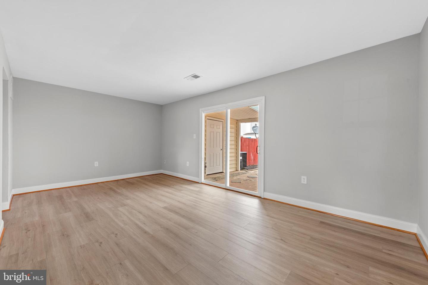 8221 COMMUNITY DR, MANASSAS, Virginia 20109, 3 Bedrooms Bedrooms, ,2 BathroomsBathrooms,Residential,For sale,8221 COMMUNITY DR,VAPW2094988 MLS # VAPW2094988