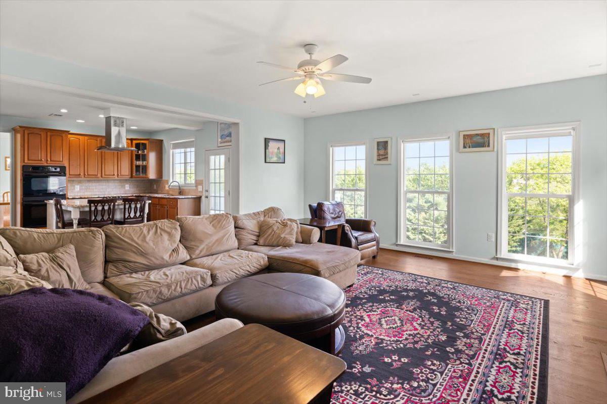 313 INDIANHEAD CT, WOODSTOCK, Virginia 22664, 4 Bedrooms Bedrooms, ,2 BathroomsBathrooms,Residential,For sale,313 INDIANHEAD CT,VASH2011486 MLS # VASH2011486