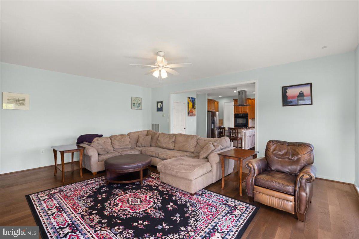313 INDIANHEAD CT, WOODSTOCK, Virginia 22664, 4 Bedrooms Bedrooms, ,2 BathroomsBathrooms,Residential,For sale,313 INDIANHEAD CT,VASH2011486 MLS # VASH2011486