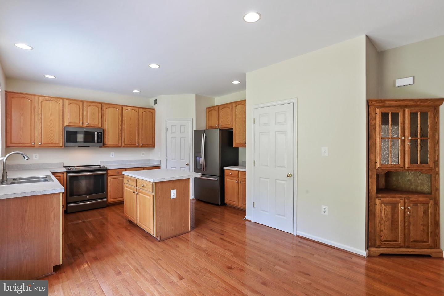 228 E KING JAMES ST, PURCELLVILLE, Virginia 20132, 4 Bedrooms Bedrooms, ,3 BathroomsBathrooms,Residential,For sale,228 E KING JAMES ST,VALO2097162 MLS # VALO2097162