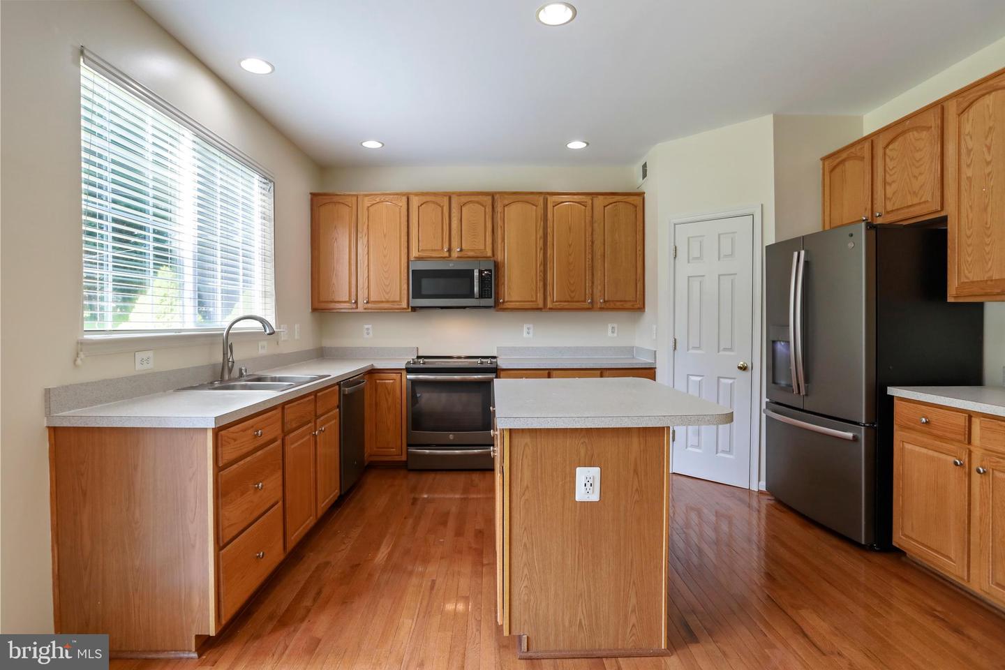 228 E KING JAMES ST, PURCELLVILLE, Virginia 20132, 4 Bedrooms Bedrooms, ,3 BathroomsBathrooms,Residential,For sale,228 E KING JAMES ST,VALO2097162 MLS # VALO2097162