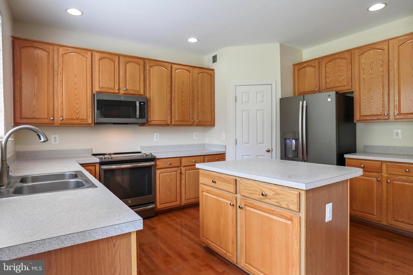 228 E KING JAMES ST, PURCELLVILLE, Virginia 20132, 4 Bedrooms Bedrooms, ,3 BathroomsBathrooms,Residential,For sale,228 E KING JAMES ST,VALO2097162 MLS # VALO2097162