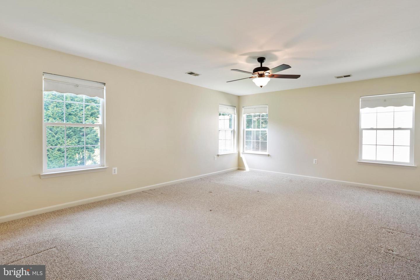 228 E KING JAMES ST, PURCELLVILLE, Virginia 20132, 4 Bedrooms Bedrooms, ,3 BathroomsBathrooms,Residential,For sale,228 E KING JAMES ST,VALO2097162 MLS # VALO2097162