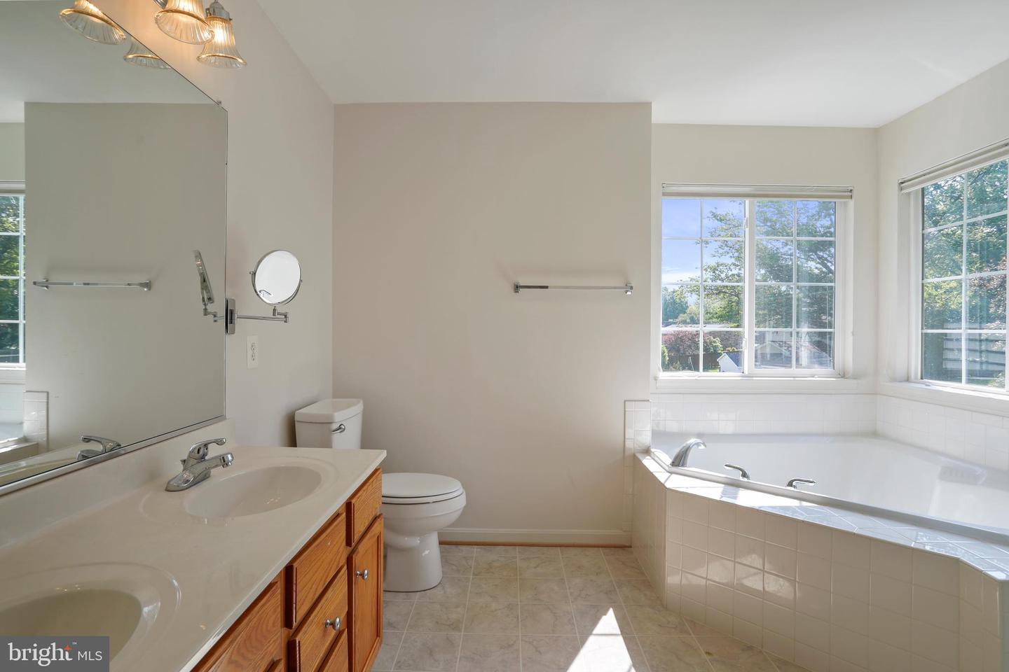 228 E KING JAMES ST, PURCELLVILLE, Virginia 20132, 4 Bedrooms Bedrooms, ,3 BathroomsBathrooms,Residential,For sale,228 E KING JAMES ST,VALO2097162 MLS # VALO2097162