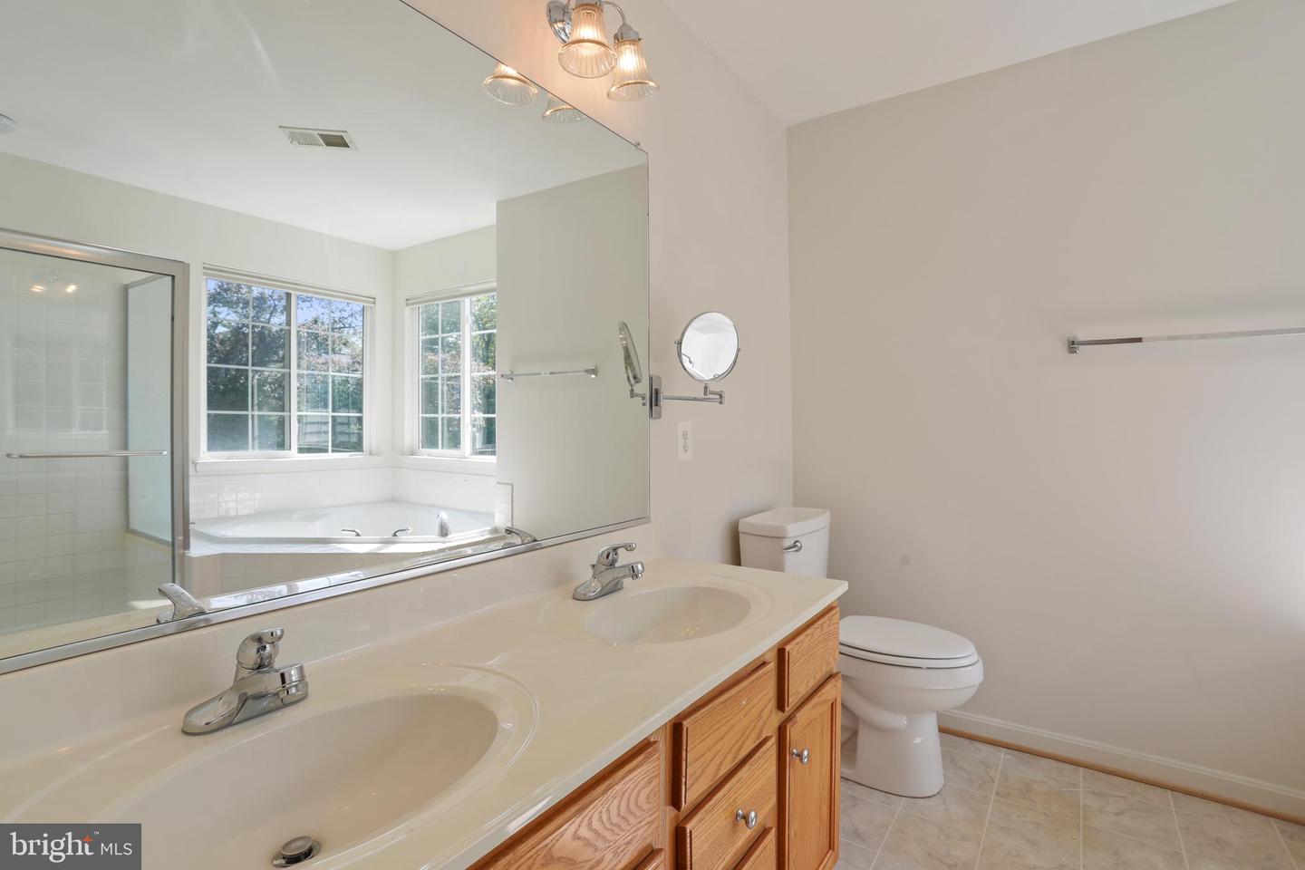 228 E KING JAMES ST, PURCELLVILLE, Virginia 20132, 4 Bedrooms Bedrooms, ,3 BathroomsBathrooms,Residential,For sale,228 E KING JAMES ST,VALO2097162 MLS # VALO2097162