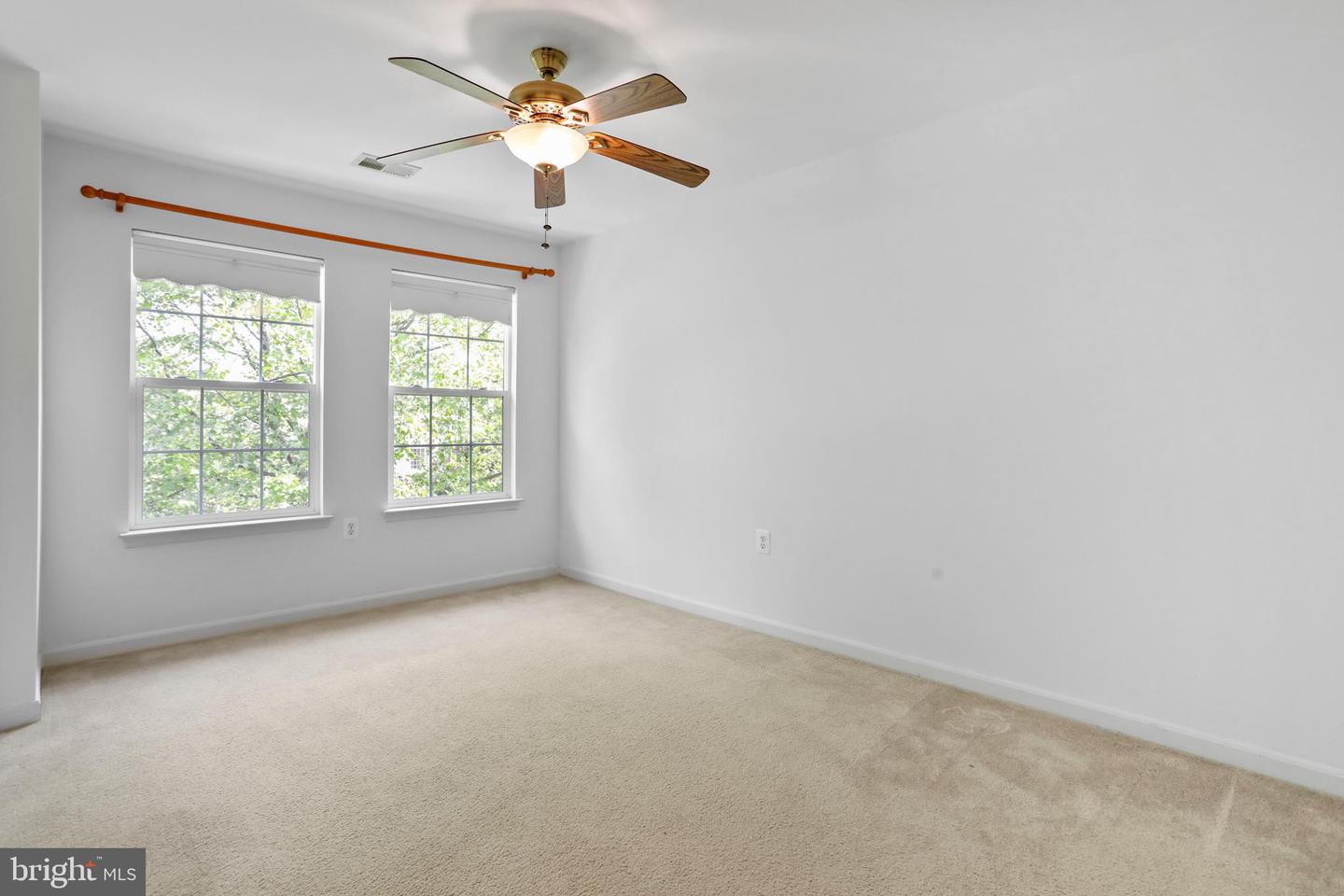 228 E KING JAMES ST, PURCELLVILLE, Virginia 20132, 4 Bedrooms Bedrooms, ,3 BathroomsBathrooms,Residential,For sale,228 E KING JAMES ST,VALO2097162 MLS # VALO2097162