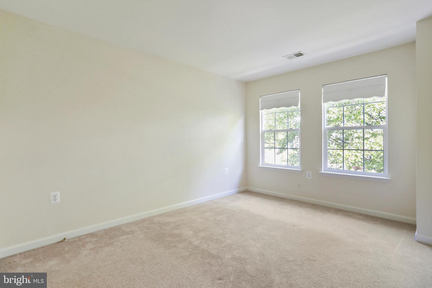 228 E KING JAMES ST, PURCELLVILLE, Virginia 20132, 4 Bedrooms Bedrooms, ,3 BathroomsBathrooms,Residential,For sale,228 E KING JAMES ST,VALO2097162 MLS # VALO2097162