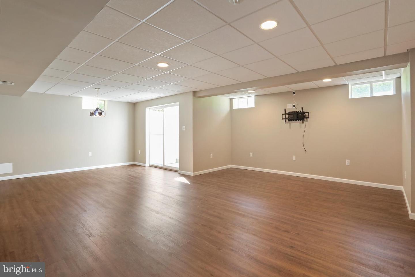 228 E KING JAMES ST, PURCELLVILLE, Virginia 20132, 4 Bedrooms Bedrooms, ,3 BathroomsBathrooms,Residential,For sale,228 E KING JAMES ST,VALO2097162 MLS # VALO2097162