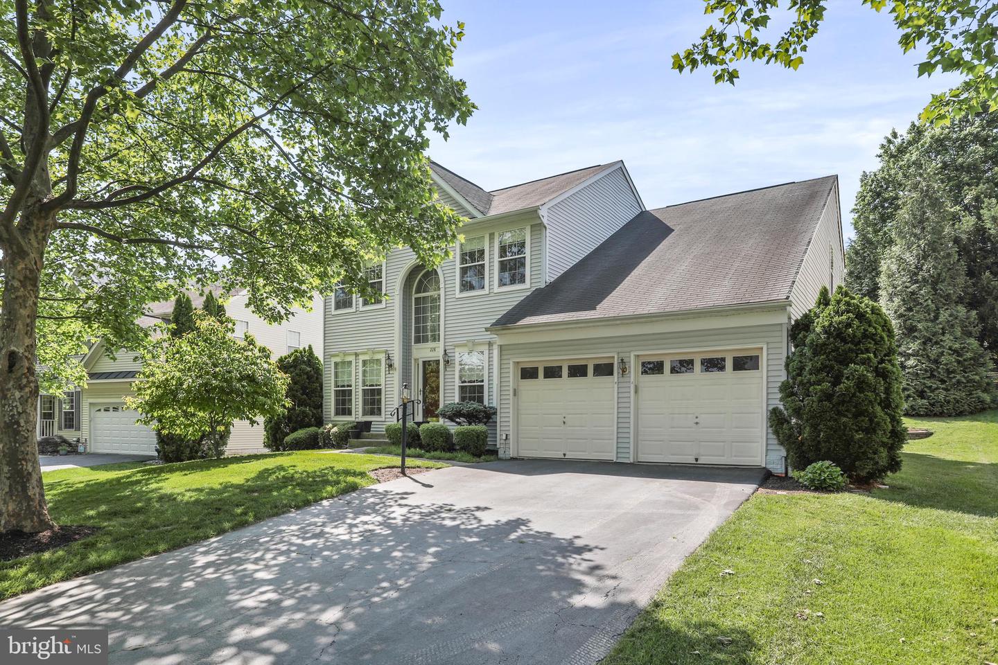 228 E KING JAMES ST, PURCELLVILLE, Virginia 20132, 4 Bedrooms Bedrooms, ,3 BathroomsBathrooms,Residential,For sale,228 E KING JAMES ST,VALO2097162 MLS # VALO2097162