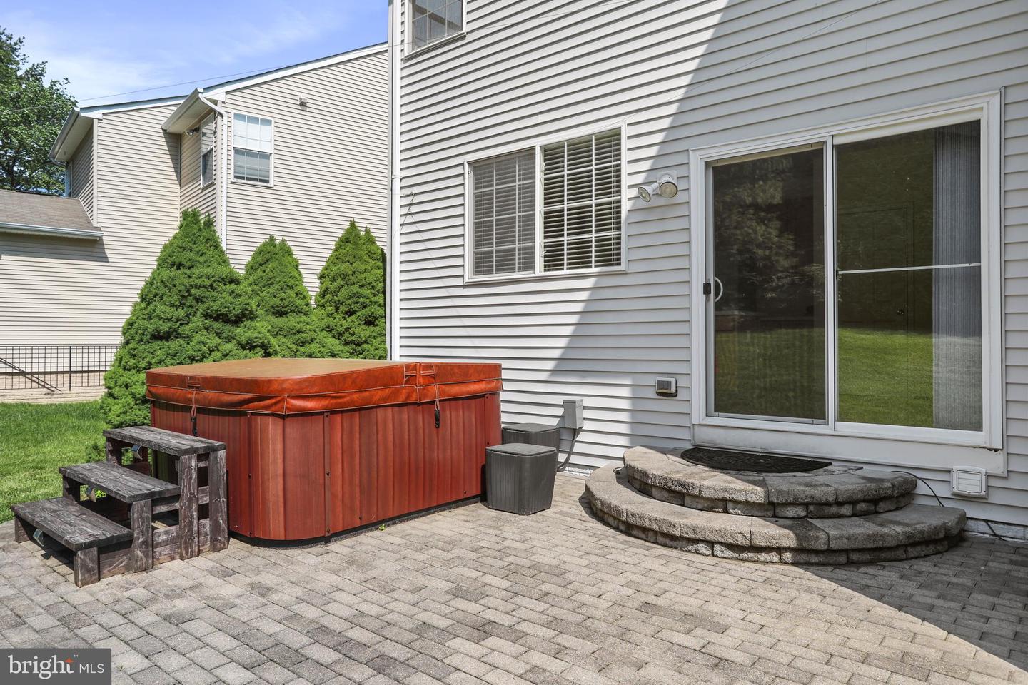 228 E KING JAMES ST, PURCELLVILLE, Virginia 20132, 4 Bedrooms Bedrooms, ,3 BathroomsBathrooms,Residential,For sale,228 E KING JAMES ST,VALO2097162 MLS # VALO2097162