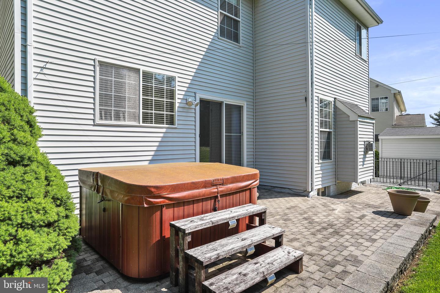 228 E KING JAMES ST, PURCELLVILLE, Virginia 20132, 4 Bedrooms Bedrooms, ,3 BathroomsBathrooms,Residential,For sale,228 E KING JAMES ST,VALO2097162 MLS # VALO2097162