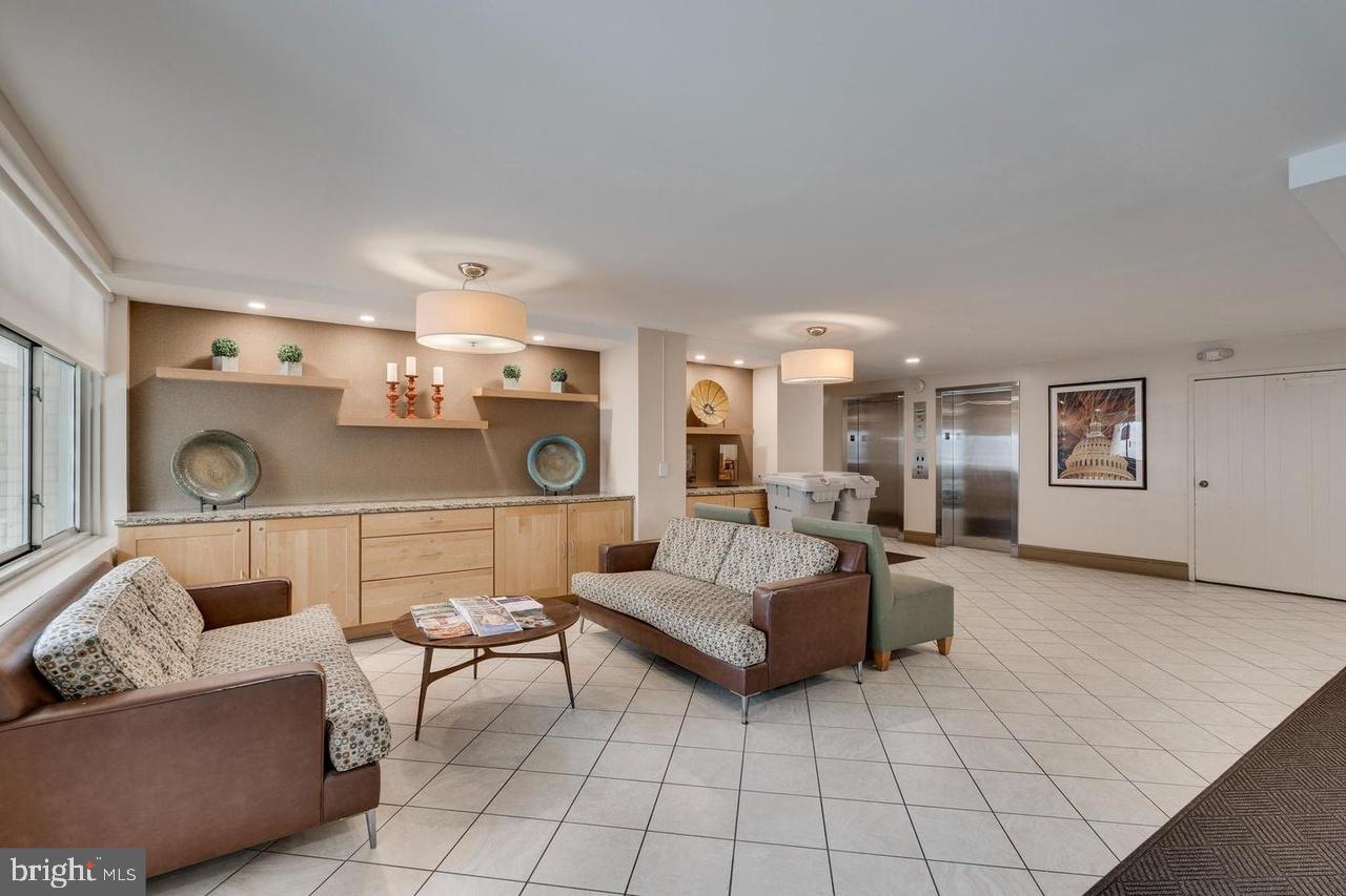 2401 H ST NW #512, WASHINGTON, District Of Columbia 20037, 1 Bedroom Bedrooms, ,1 BathroomBathrooms,Residential,For sale,2401 H ST NW #512,DCDC2201372 MLS # DCDC2201372