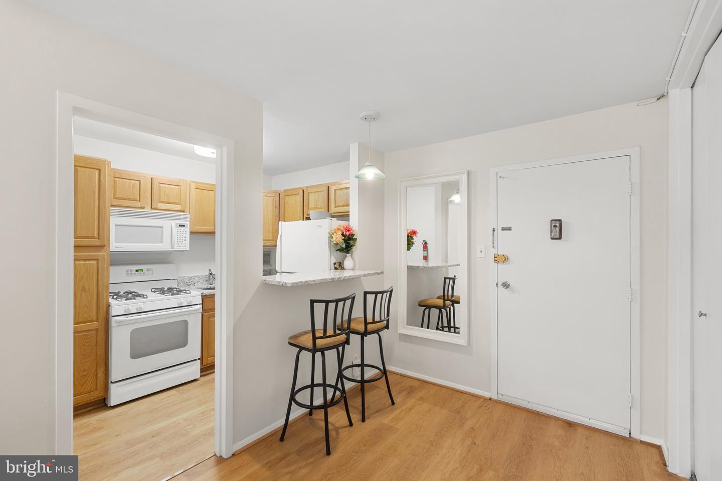 2401 H ST NW #512, WASHINGTON, District Of Columbia 20037, 1 Bedroom Bedrooms, ,1 BathroomBathrooms,Residential,For sale,2401 H ST NW #512,DCDC2201372 MLS # DCDC2201372