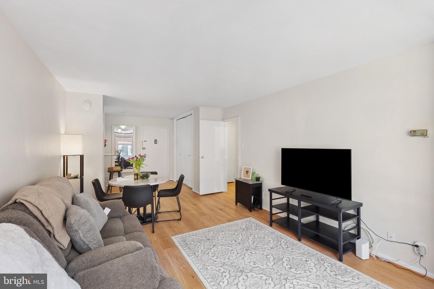 2401 H ST NW #512, WASHINGTON, District Of Columbia 20037, 1 Bedroom Bedrooms, ,1 BathroomBathrooms,Residential,For sale,2401 H ST NW #512,DCDC2201372 MLS # DCDC2201372