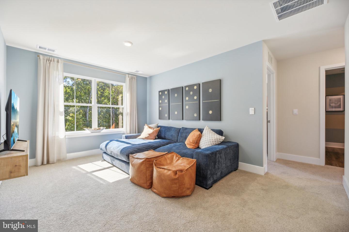 116 MUNSEE CIR, WINCHESTER, Virginia 22602, 5 Bedrooms Bedrooms, ,4 BathroomsBathrooms,Residential,For sale,116 MUNSEE CIR,VAFV2034256 MLS # VAFV2034256