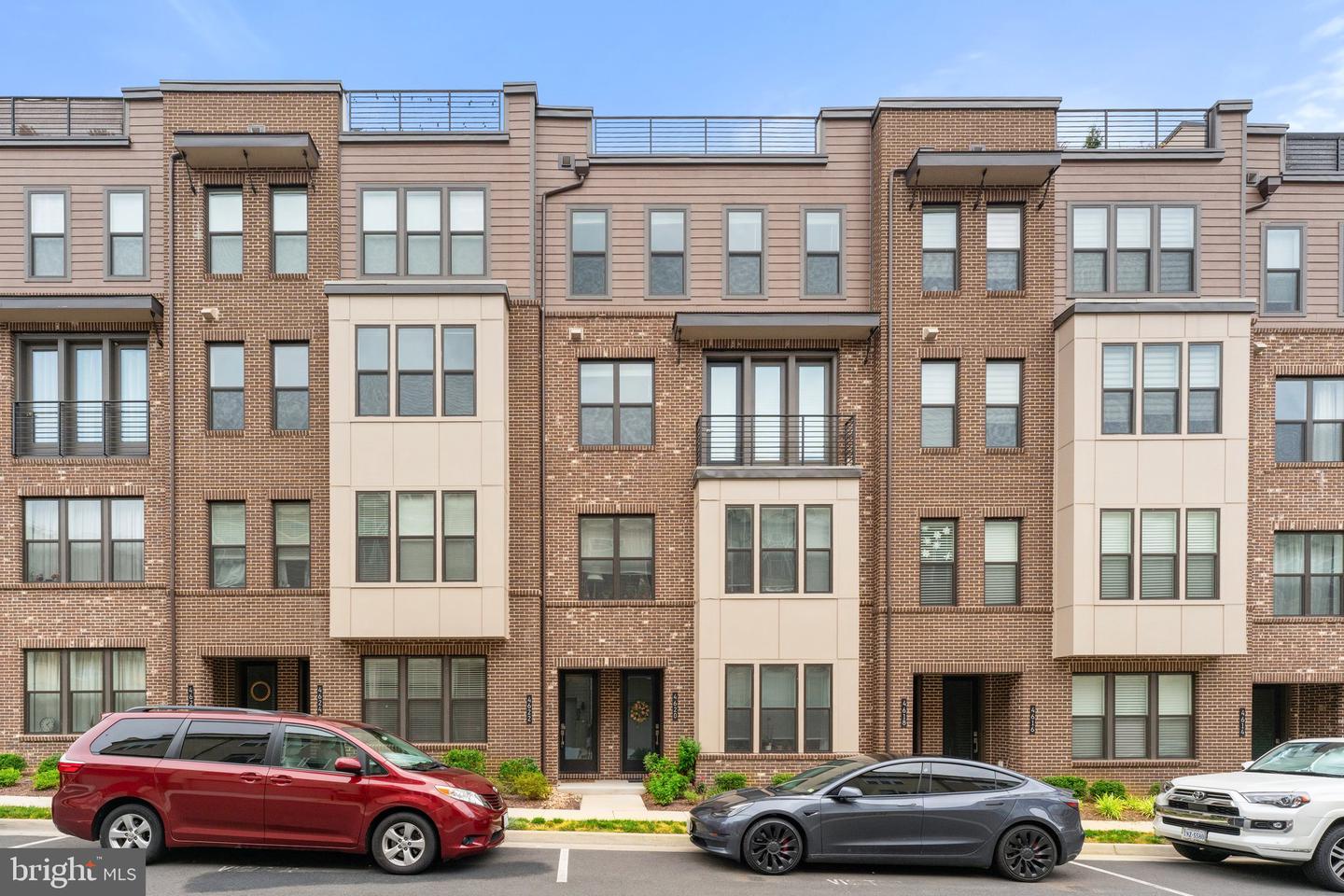 4622 QUINNS MILL WAY #1108, CHANTILLY, Virginia 20151, 3 Bedrooms Bedrooms, ,2 BathroomsBathrooms,Residential,For sale,4622 QUINNS MILL WAY #1108,VAFX2241820 MLS # VAFX2241820