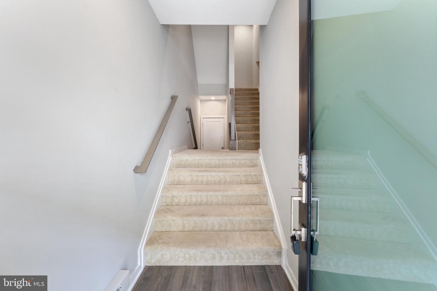4622 QUINNS MILL WAY #1108, CHANTILLY, Virginia 20151, 3 Bedrooms Bedrooms, ,2 BathroomsBathrooms,Residential,For sale,4622 QUINNS MILL WAY #1108,VAFX2241820 MLS # VAFX2241820